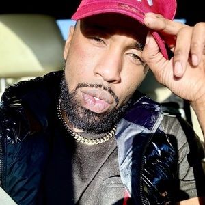 Meet your Posher, Deion